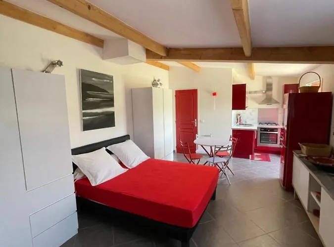 Nuit Calme Sur Domaine *